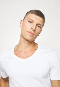 Pier One2 PACK - T-shirt - Bas - White -Macys Butik 2464778c5d314b51b098f8e722d959b0