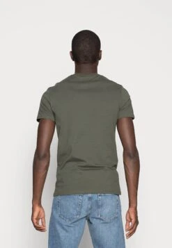 Pier One3 PACK - T-shirt - Bas - Black/grey/green -Macys Butik 302b28ae9cfb4ba48ebdbc5d108d4998