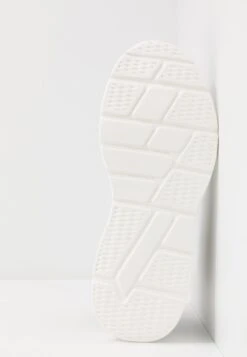 Pier OneHöga Sneakers - Black/white -Macys Butik 52b5e07059e148baa03e0194b33ba8c5