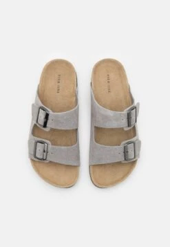 Pier OneLEATHER UNISEX - Tofflor & Inneskor - Grey -Macys Butik 6e172422b00e484a8ac21c5f565af9d6