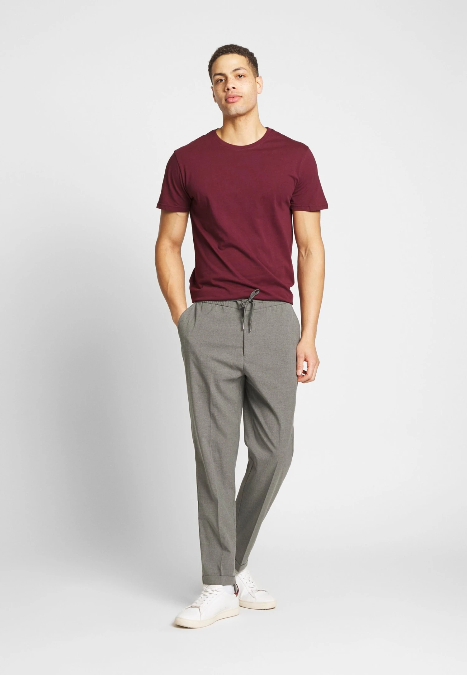 Pier One3 PACK - T-shirt - Bas - White/dark Blue/red 4 Pier One3 PACK - T-shirt - Bas - White/dark Blue/red - Bild 2