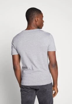 Pier One3 PACK - T-shirt - Bas - Black, Grey, Green -Macys Butik b3e2272097fd45d28e31884f564c0681