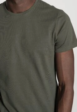 Pier One3 PACK - T-shirt - Bas - Black/grey/green -Macys Butik ba2abdb3c78c4a8bb5a16ee701db5a1d