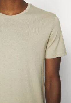 Pier OneT-shirt - Bas - White/dark Grey/black -Macys Butik ccdceb9d79c24e32baab38b9f3eaa229