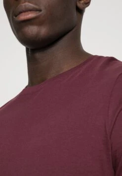 Pier One2 PACK - T-shirt - Bas - Bordeaux -Macys Butik dde4a41bb87943ada78e9639f6e4c9bf