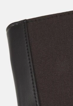 Pier OnePlånbok - Black -Macys Butik f69ce714c77542f983324f2456779ecc